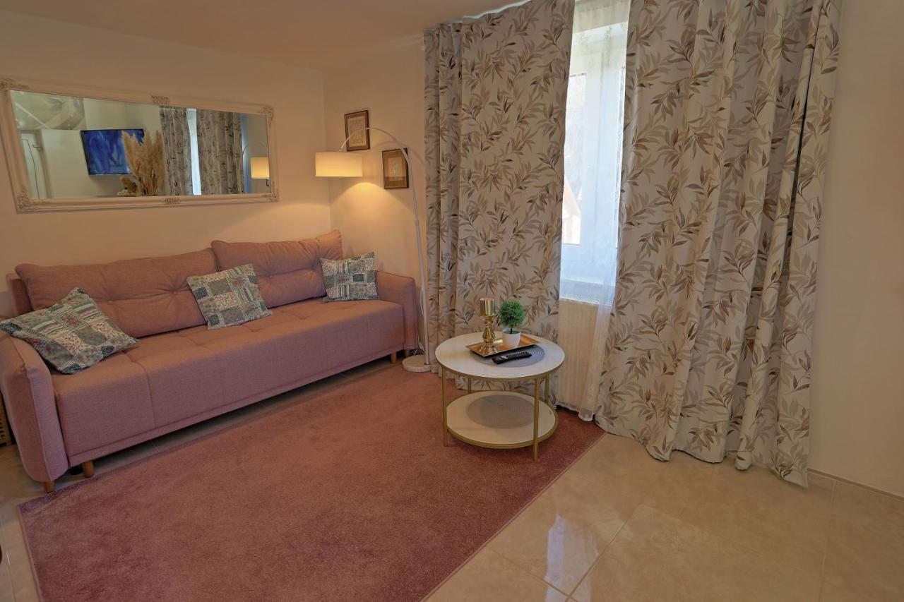 Luxury Apartman Alex With Sauna In The Village Otočac 外观 照片