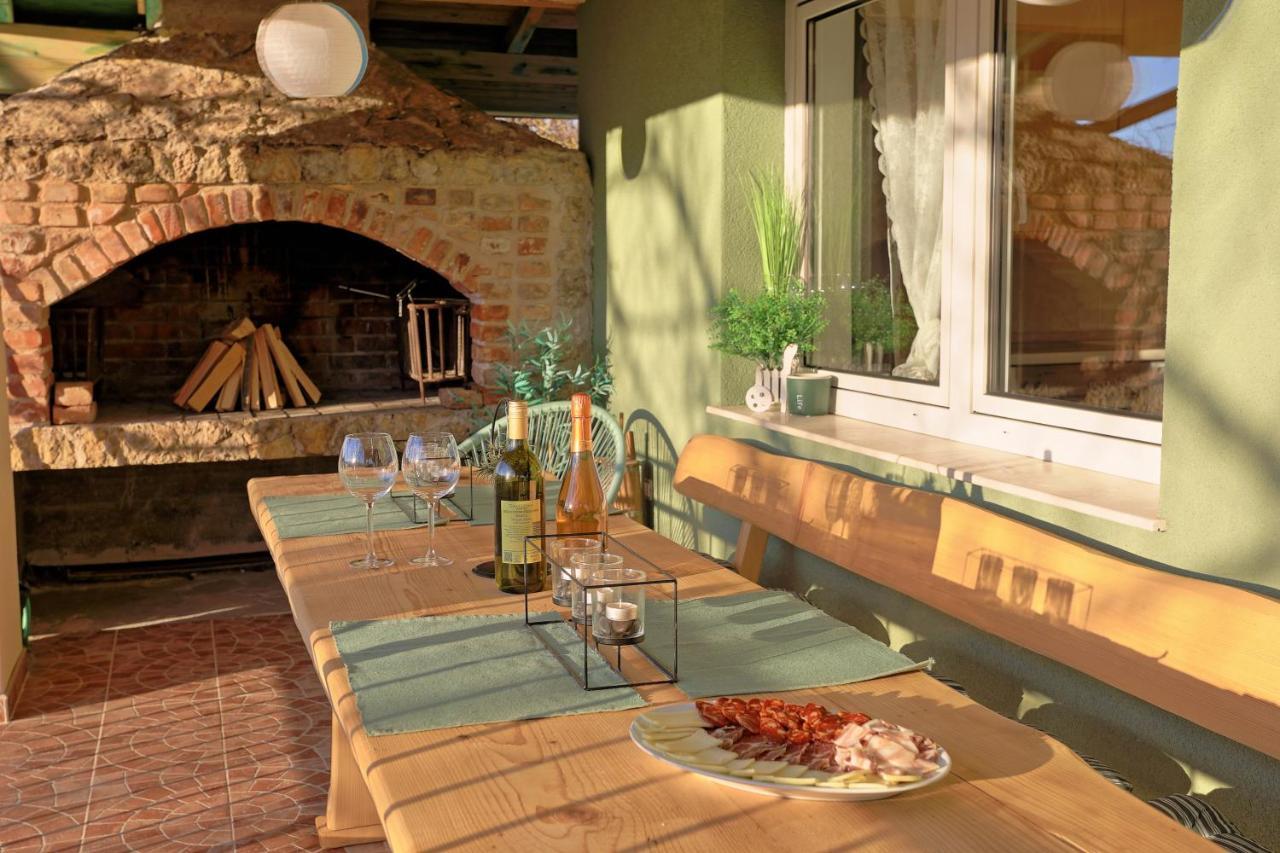 Luxury Apartman Alex With Sauna In The Village Otočac 外观 照片